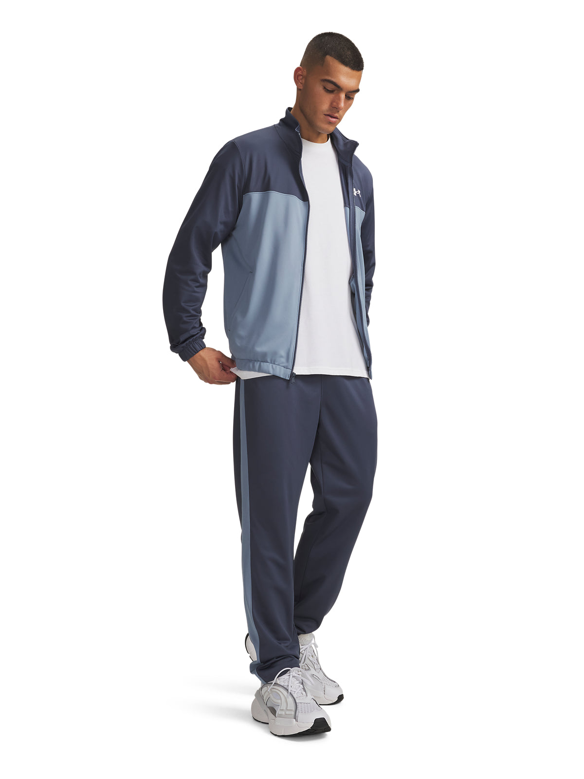 EMEA TRACKST NOVELTY