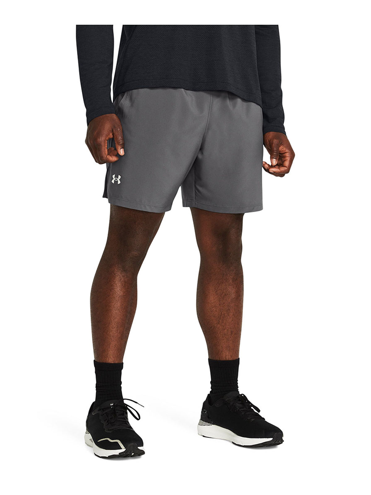 UA LAUNCH 7 SHORTS