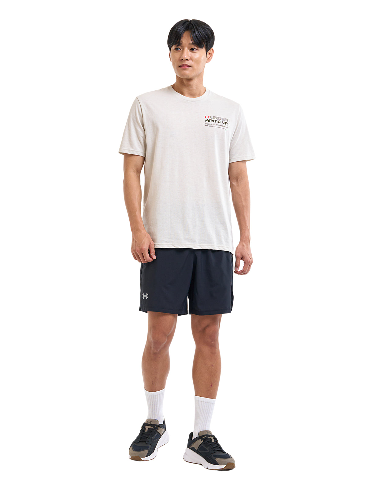 UA LAUNCH 7 SHORTS