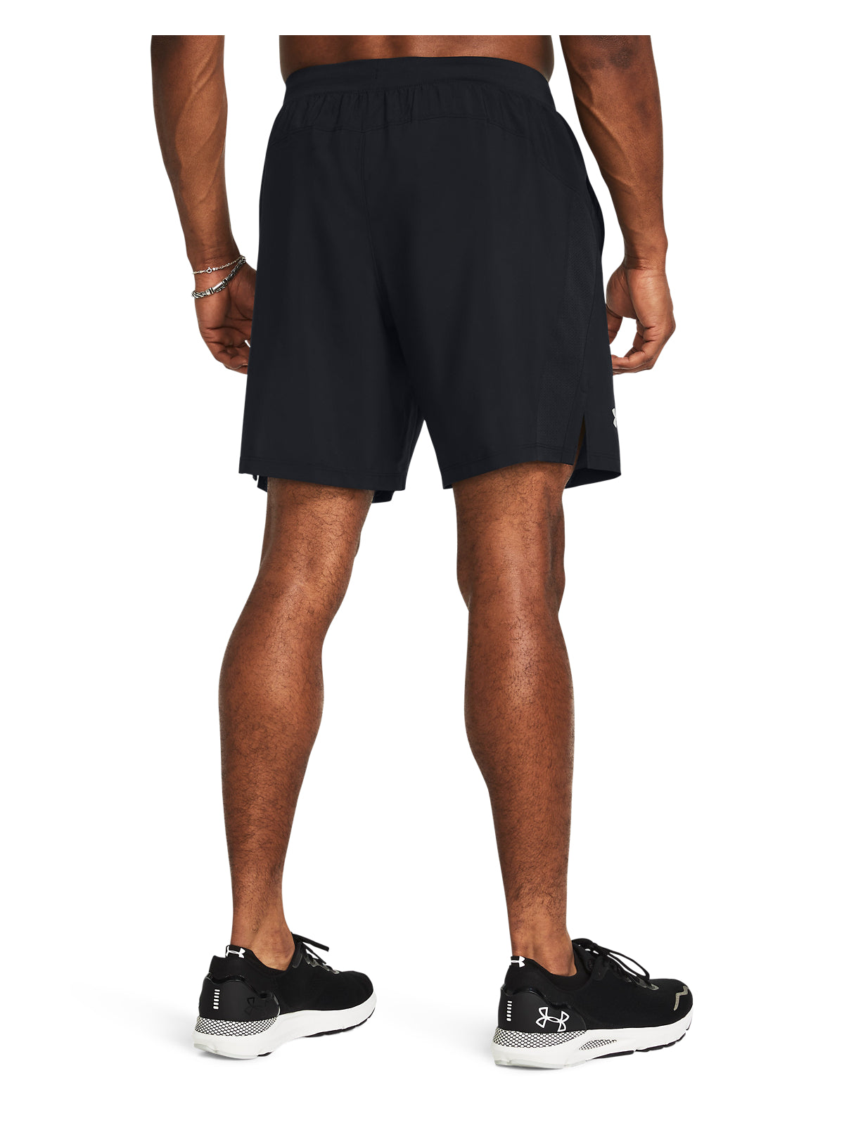 UA LAUNCH 7 SHORTS