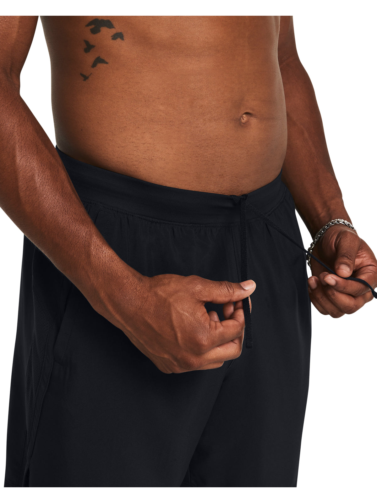 UA LAUNCH 7 SHORTS